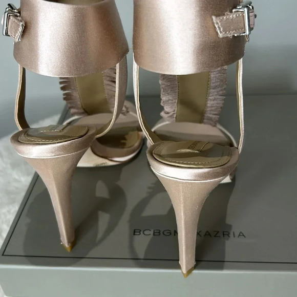 NWT BCGB Dusty Pink Satin High Heels with Fringe & Beads SZ 37/7 - Picture 6 of 13